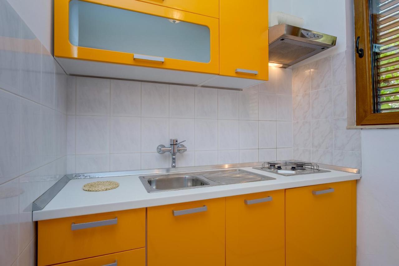 Apartments Villa Julija Mali Lošinj Exterior foto