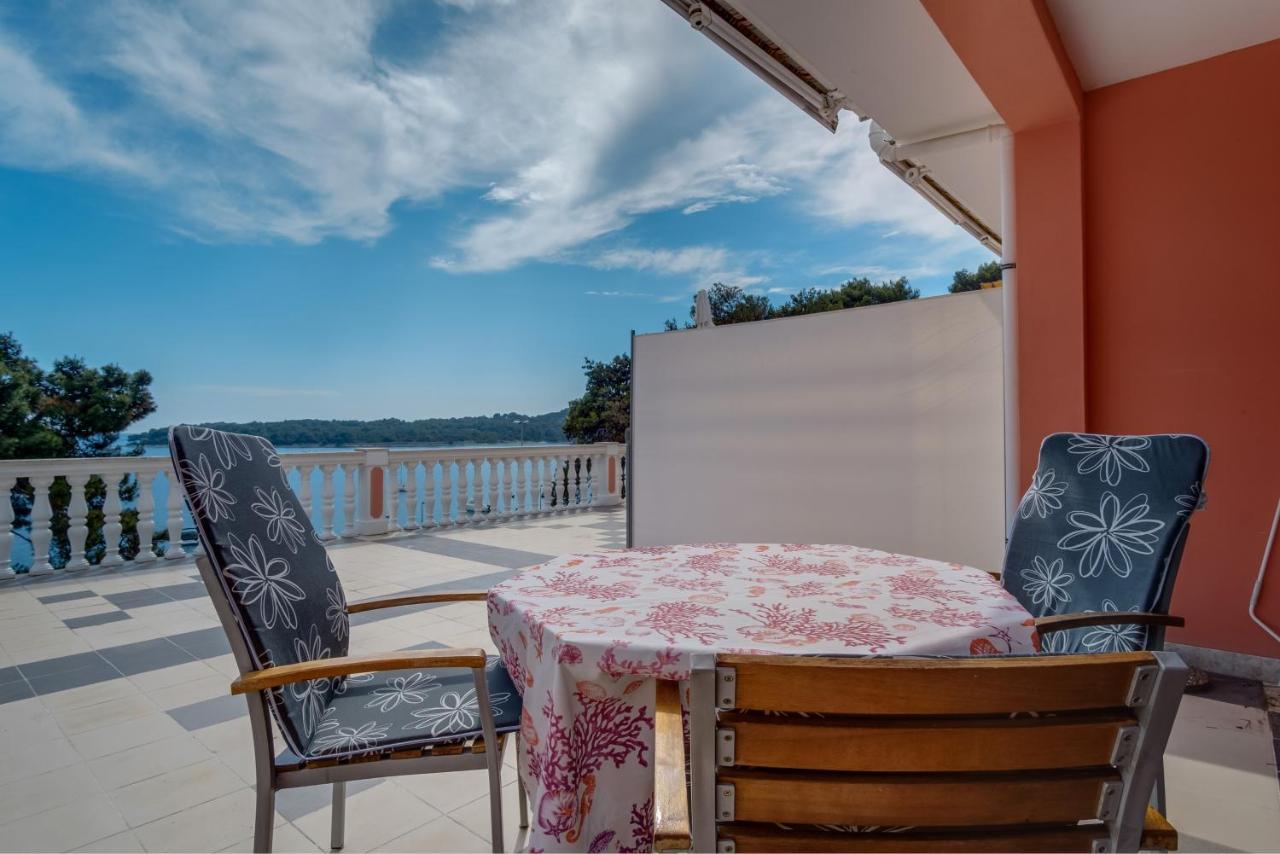 Apartments Villa Julija Mali Lošinj Exterior foto
