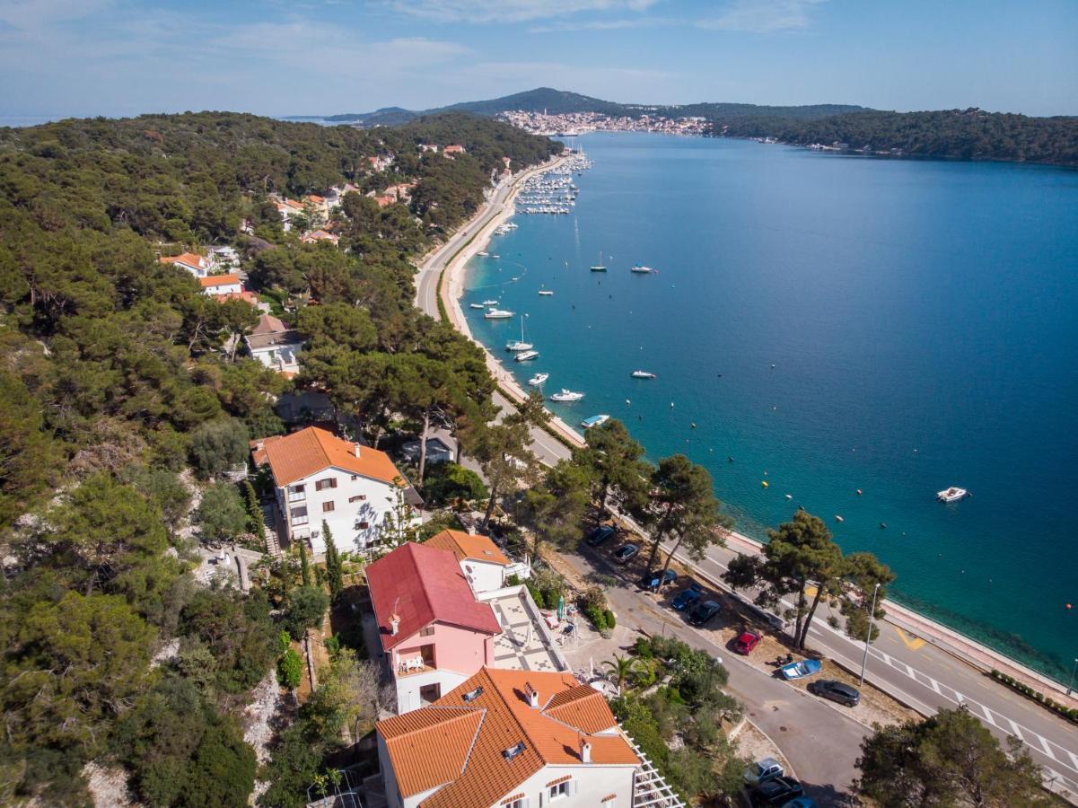 Apartments Villa Julija Mali Lošinj Exterior foto