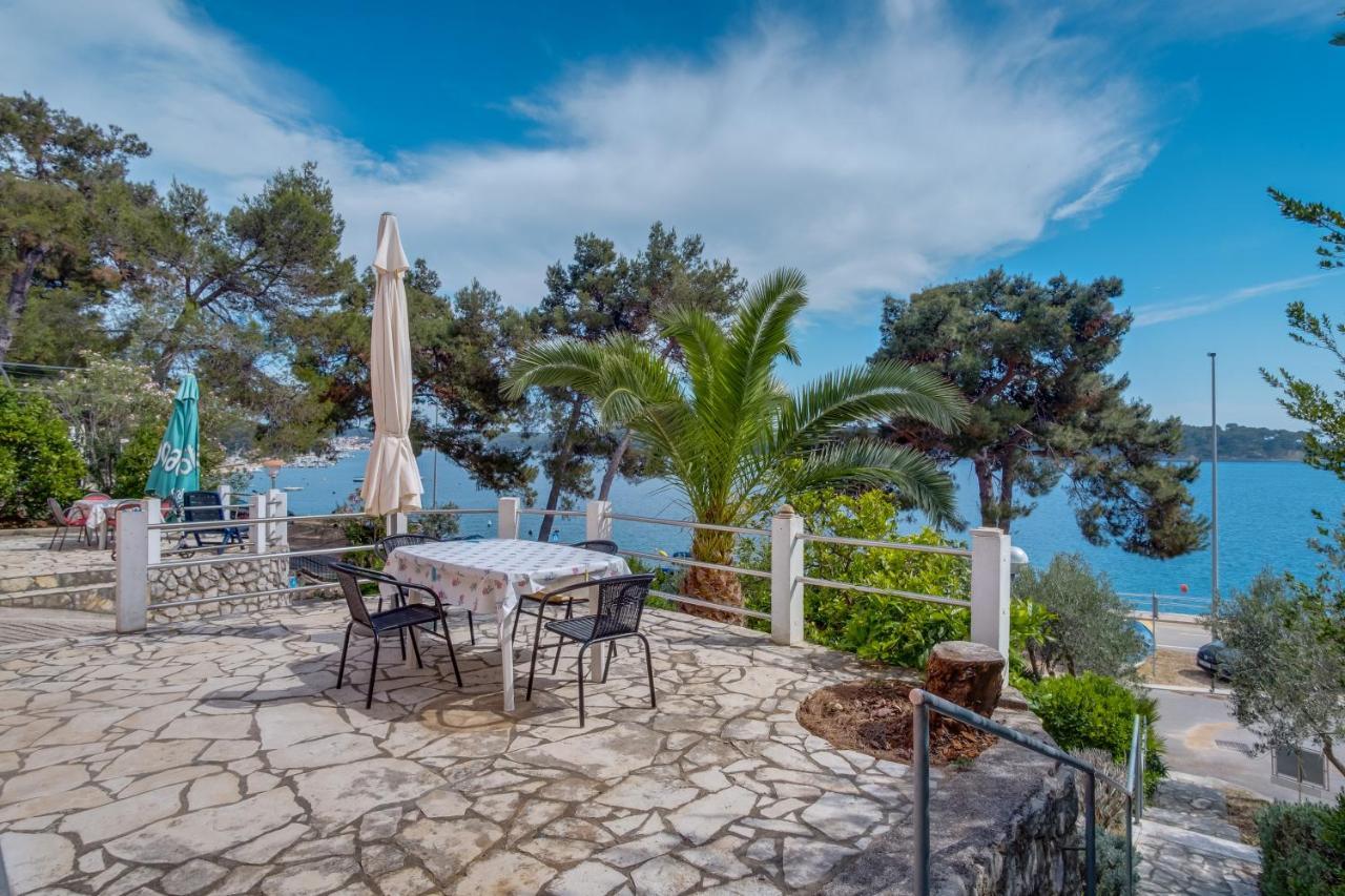Apartments Villa Julija Mali Lošinj Exterior foto