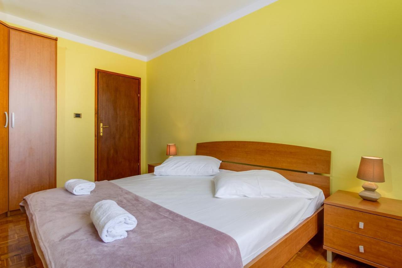 Apartments Villa Julija Mali Lošinj Exterior foto