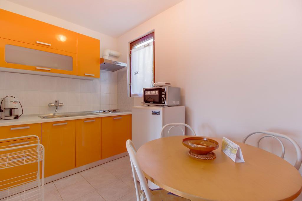 Apartments Villa Julija Mali Lošinj Habitación foto
