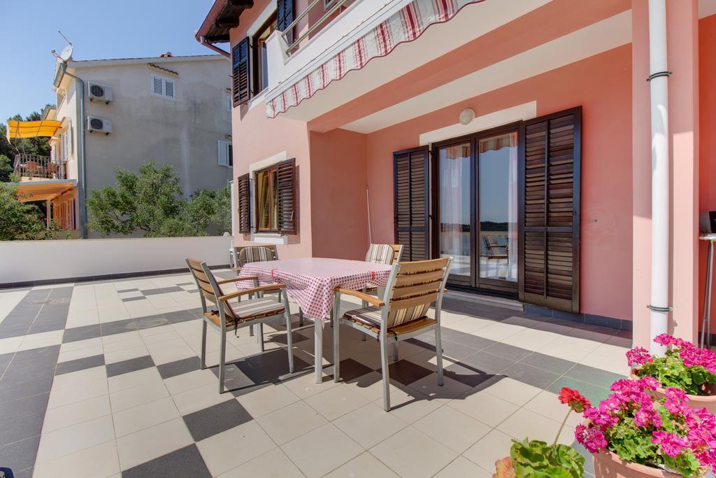 Apartments Villa Julija Mali Lošinj Habitación foto