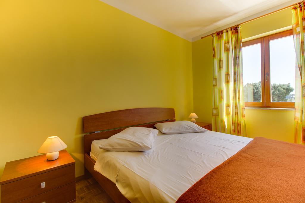 Apartments Villa Julija Mali Lošinj Habitación foto