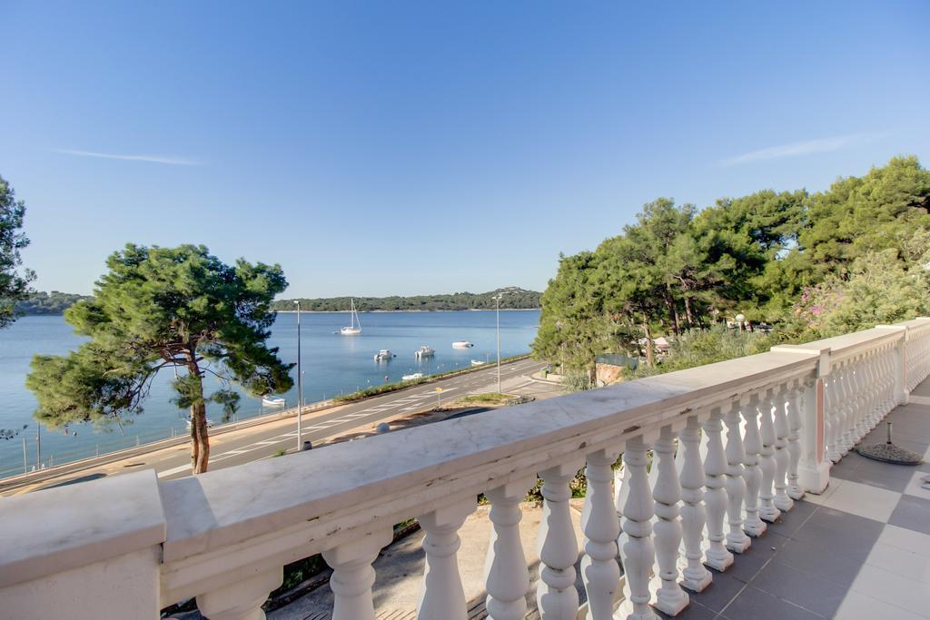 Apartments Villa Julija Mali Lošinj Habitación foto