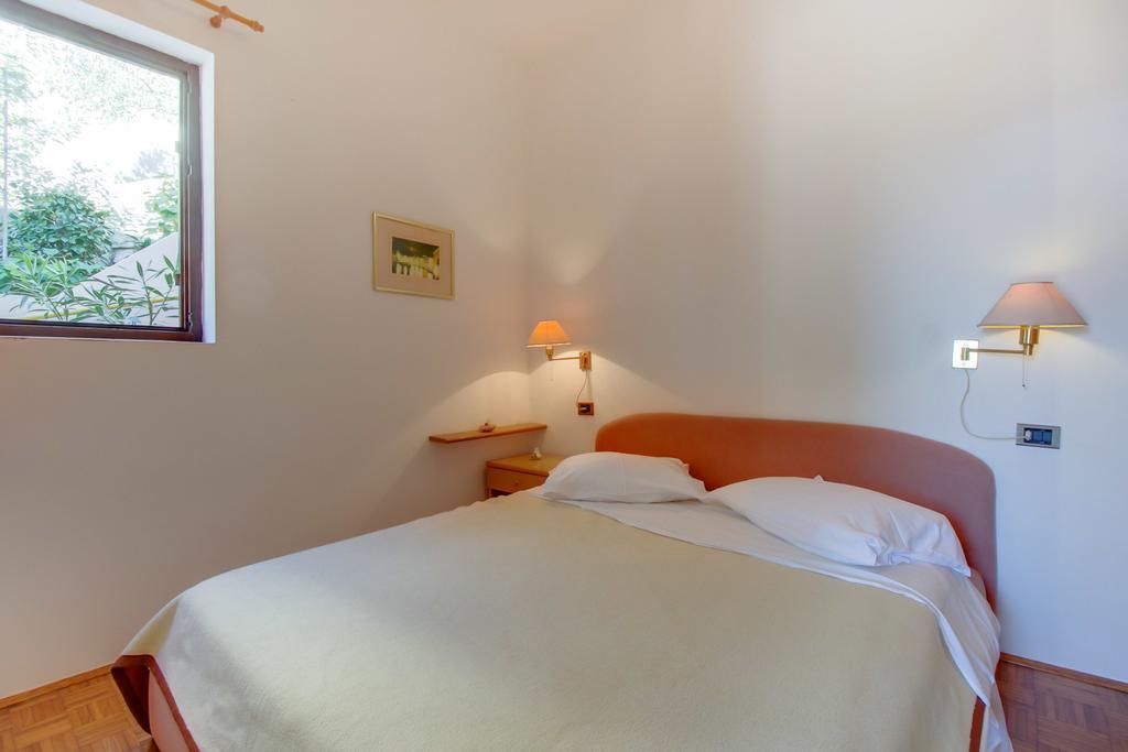 Apartments Villa Julija Mali Lošinj Habitación foto