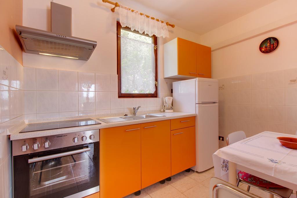 Apartments Villa Julija Mali Lošinj Habitación foto