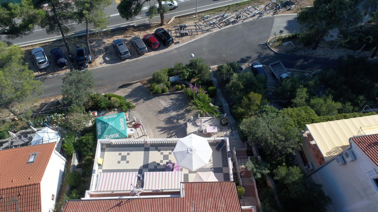 Apartments Villa Julija Mali Lošinj Exterior foto