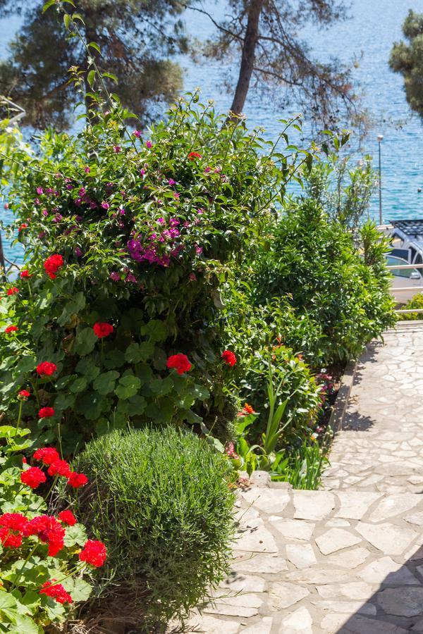 Apartments Villa Julija Mali Lošinj Exterior foto
